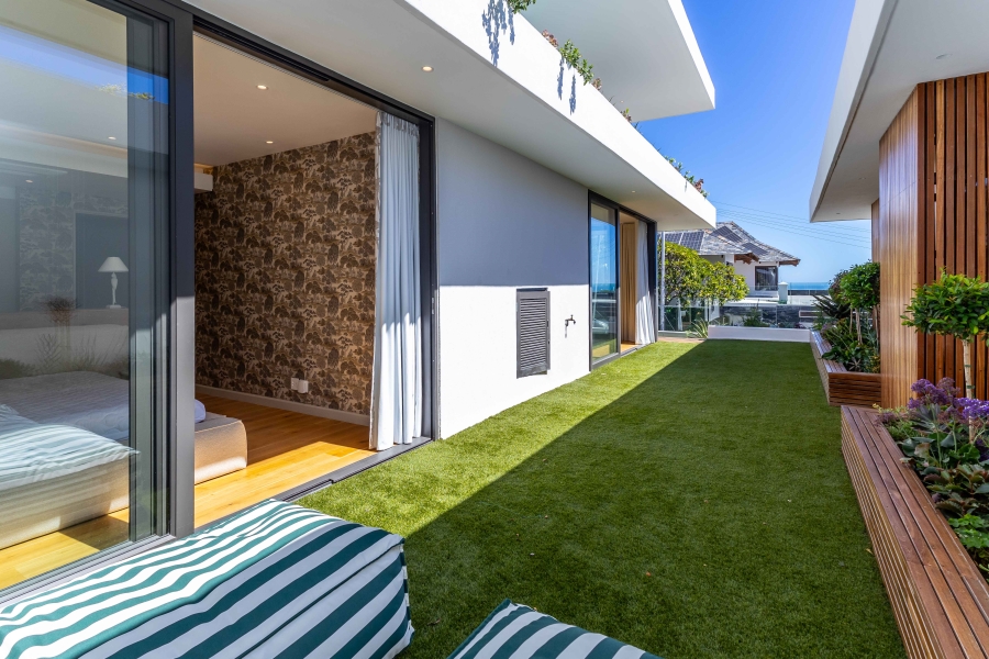 4 Bedroom Property for Sale in Fresnaye Western Cape
